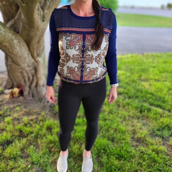 Sweater - Picture 4 of 6